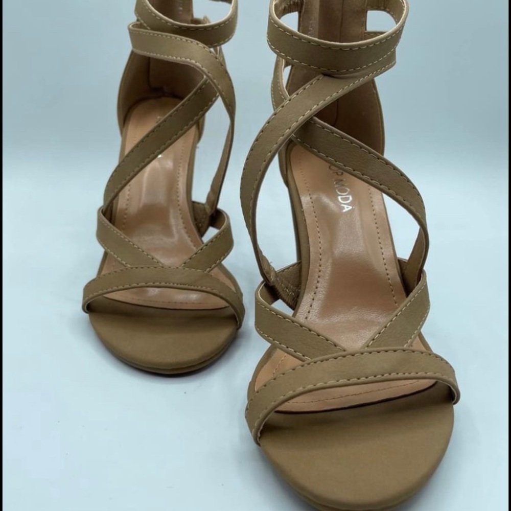 Top Moda Tan chunky heels